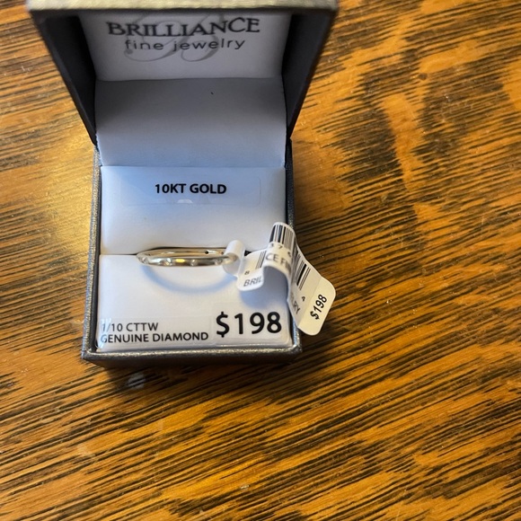 Stackable gold 10k ring - Picture 2 of 3